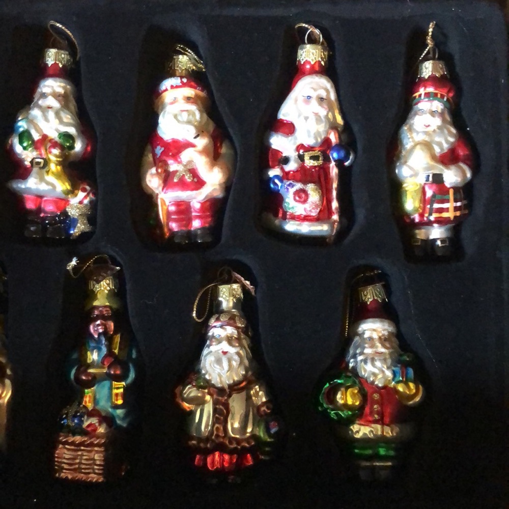 Thomas Pacconi Santa's from Around The World Ornaments with Crate - Picture 14 of 16